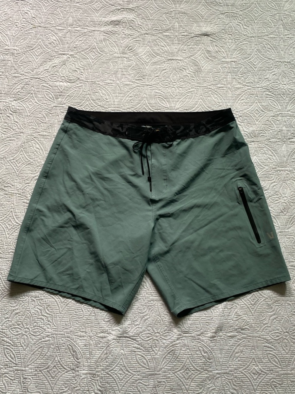 Vuori Men's Teal Swim/Board Shorts with Black Waistband
